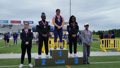 Kayla Monk 1st in discus